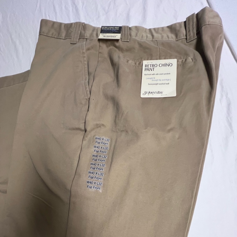 ST JOHN’S BAY KHAKI RETRO CHINO PANTS. FLAT FRONT w/SIDE SEAM POCKETS. W40 x 32L